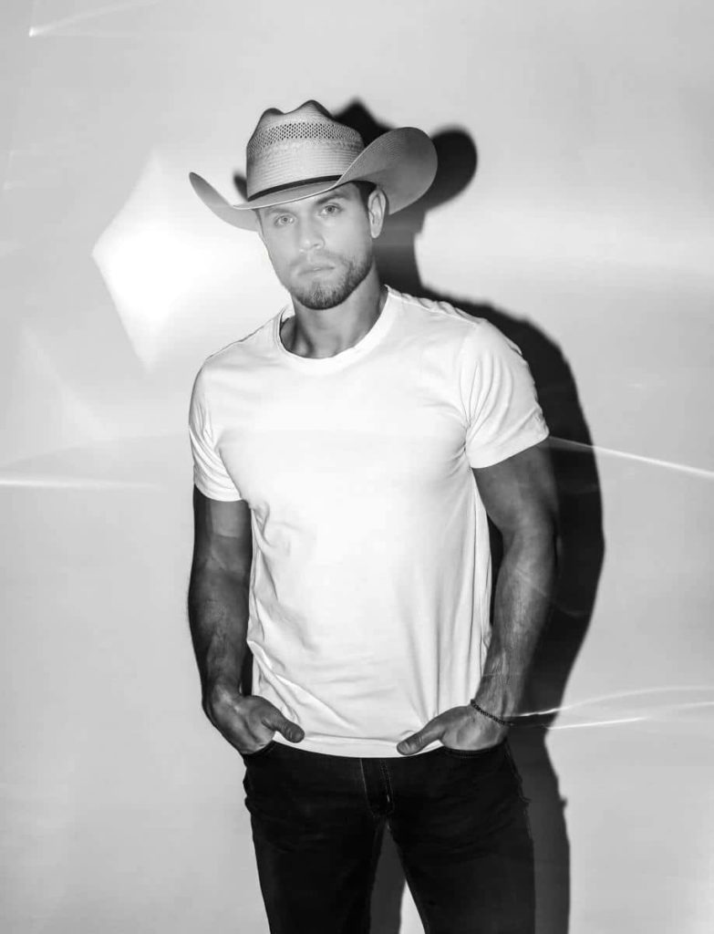 Dustin Lynch